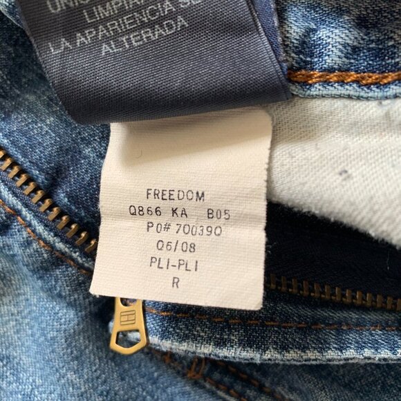 Vintage Y2K Tommy Hilfiger Flag Patch Denim Cutoff Freedom Jean Shorts - Picture 8 of 13